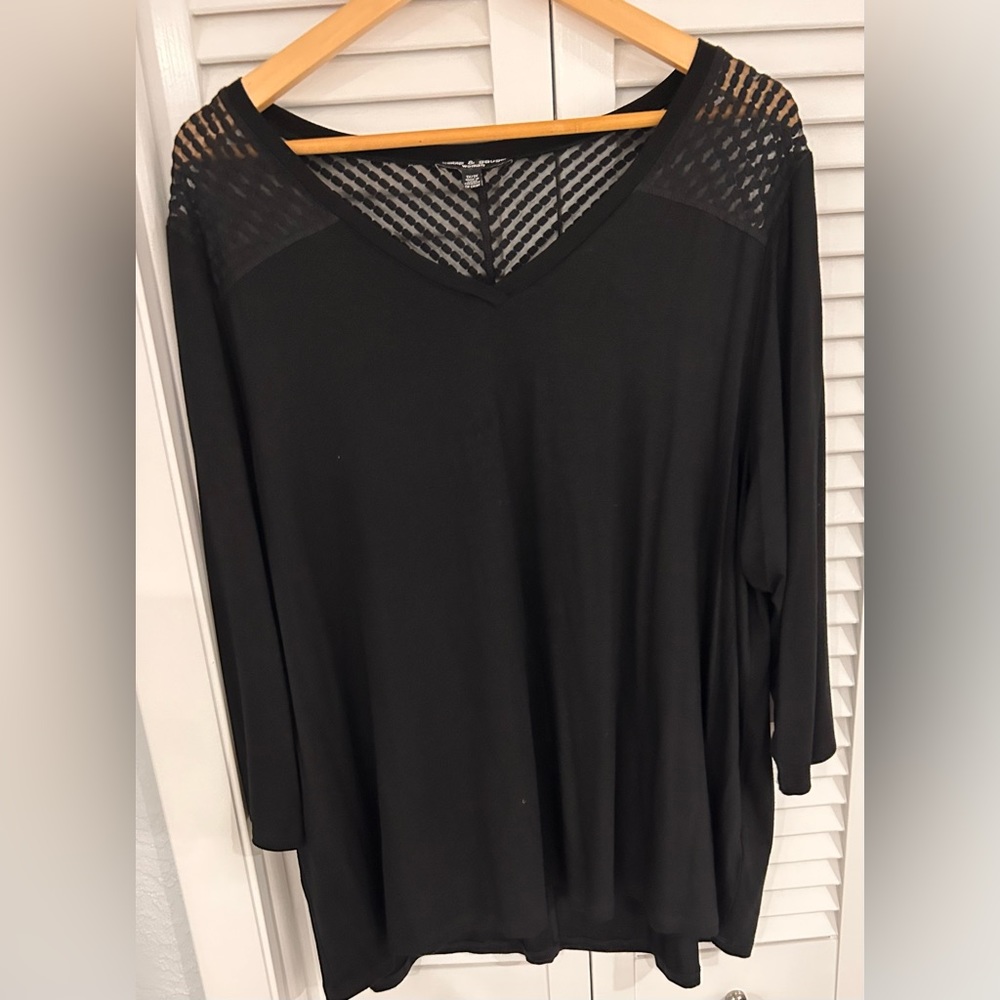 Cable and Gauge Woman 1x size lightweight sheer patch black viscose top